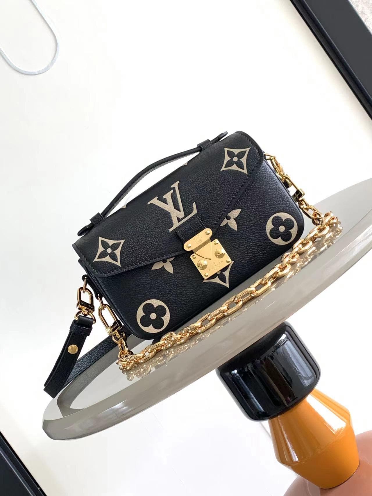 Louis Vuitton Pochette Metis East West Edition
