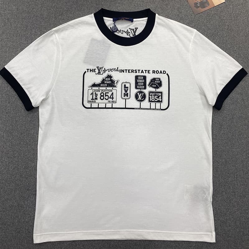 루이비통 엠벨리시드 LV 러버스 프린트 반팔 티셔츠 1AFXNX
