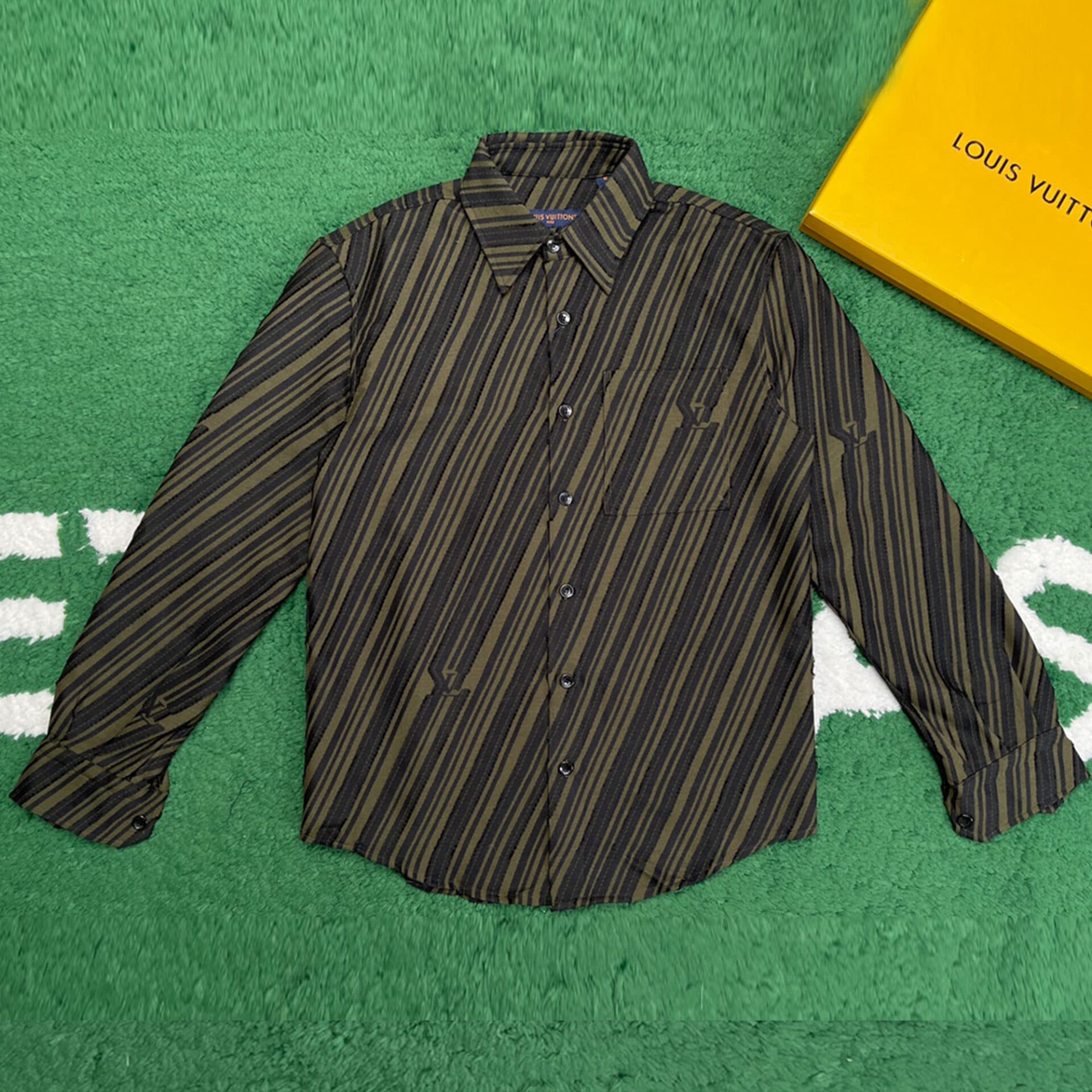 루이비통 23FW LV 로고 코튼 자가드 긴팔 셔츠