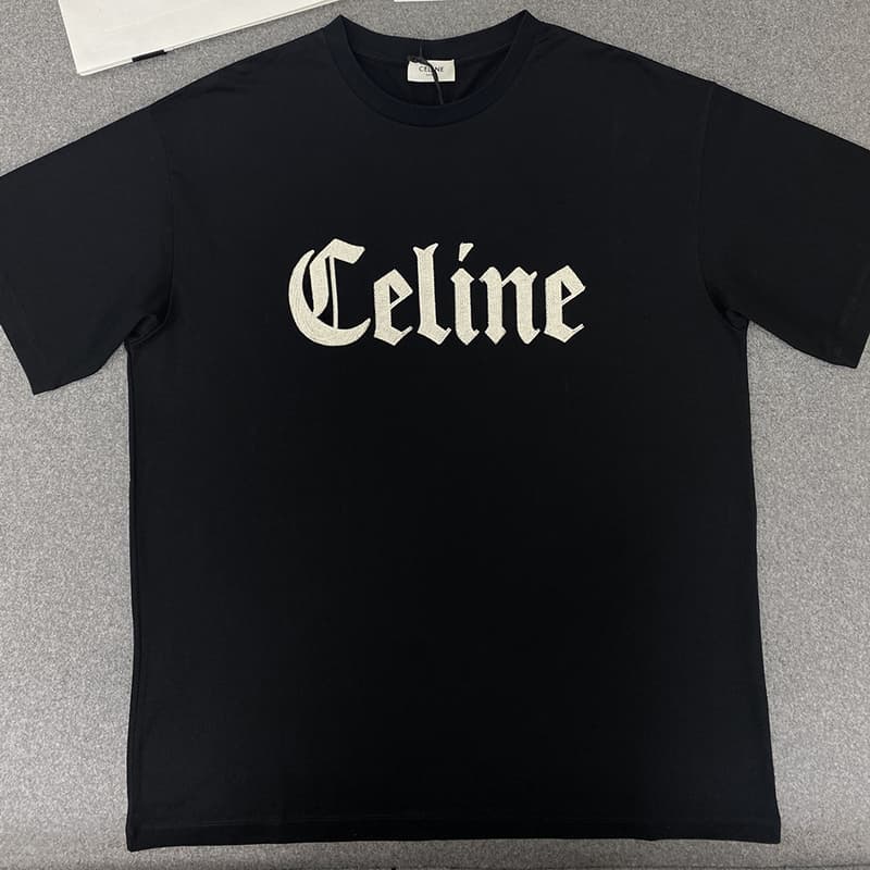 셀린느 플로킹 로고 루즈핏 반팔 티셔츠