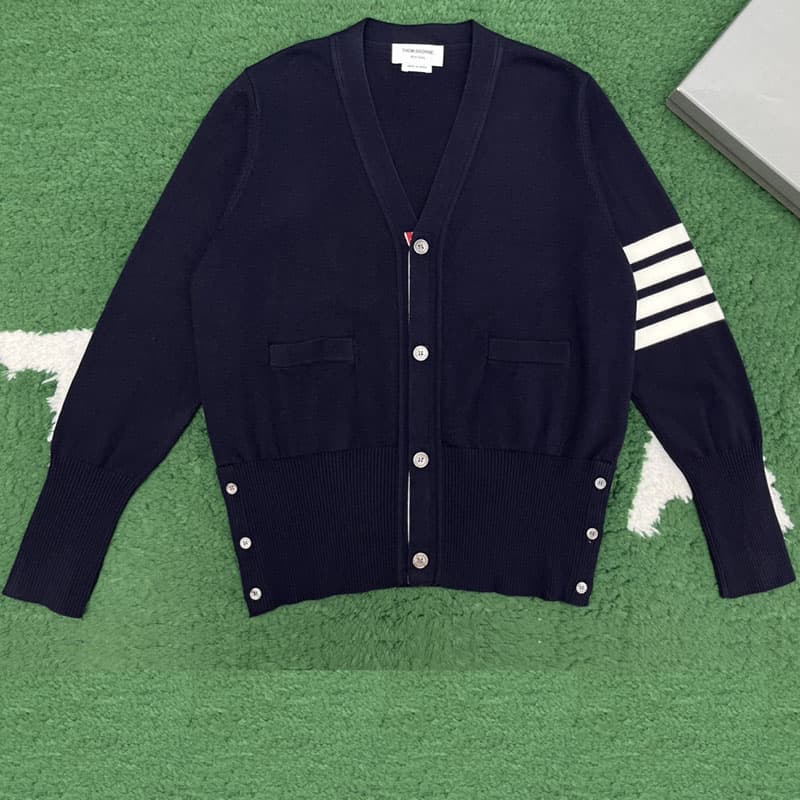 톰브라운 사선완장 4-Bar 캐시미어 크롭 v넥 가디건