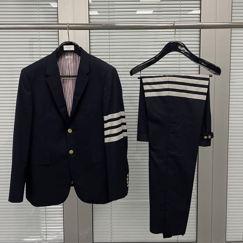 톰브라운 사선완장 4-Bar 플레인 우븐 클래식 블레이저 / 팬츠 세트