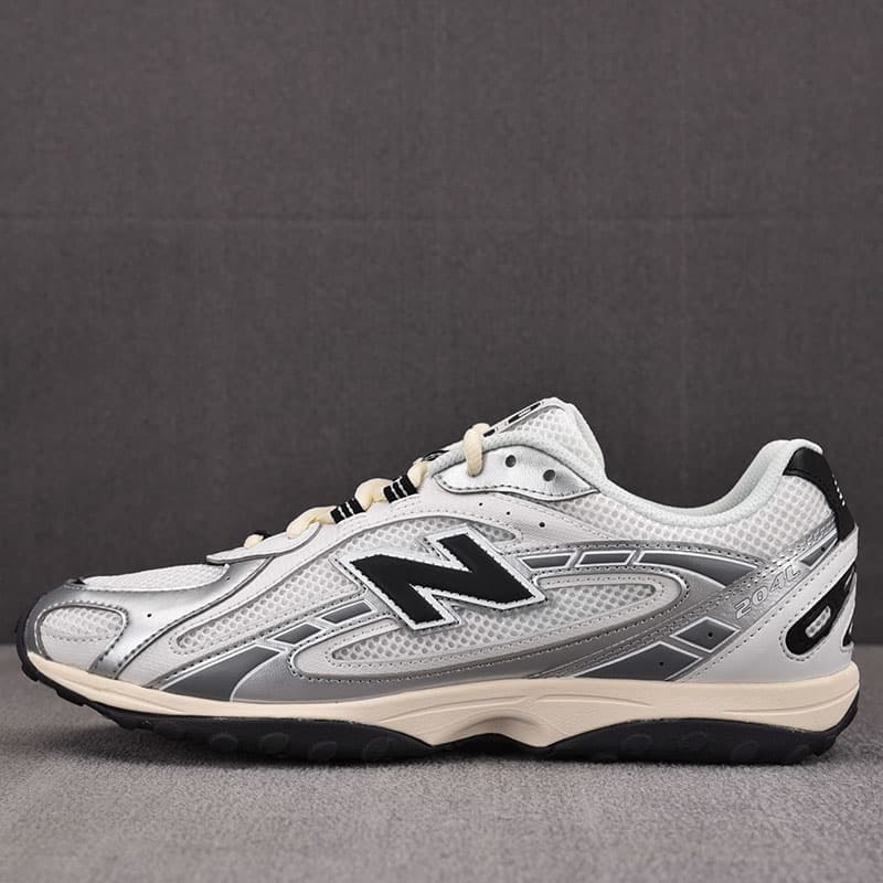 뉴발란스 204L 실버 메탈릭 블랙 U204LSWD