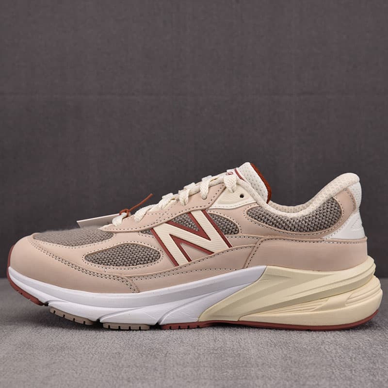 뉴발란스 x 로로피아나 990v6 스니커즈