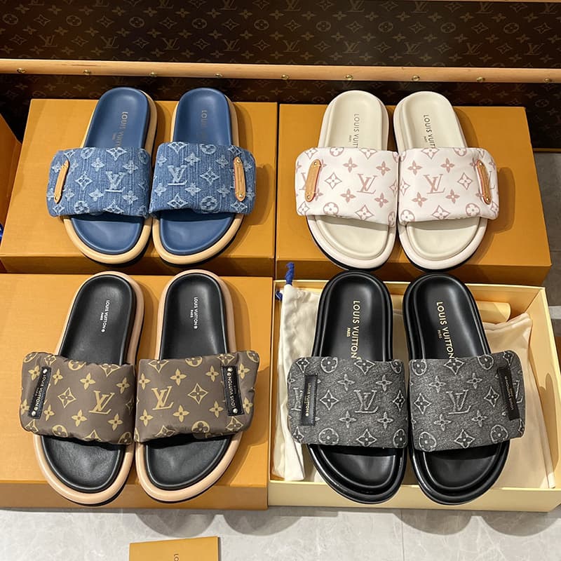 루이비통 풀 필로우 플랫 컴포트 뮬 슬리퍼