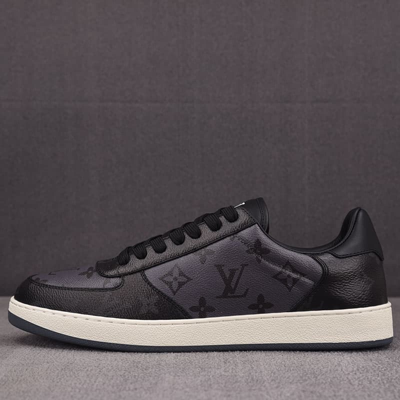루이비통 LV 이니셜 시그니처 리볼리 스니커즈 블랙