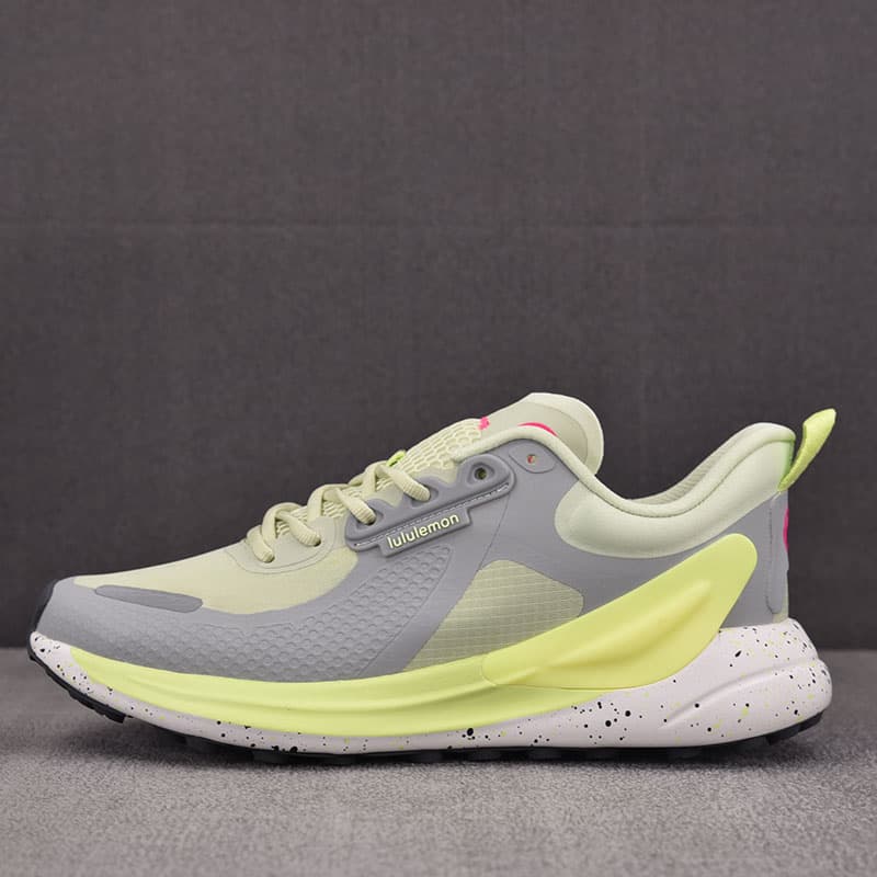 룰루레몬 블리스필 트레일 러닝 슈즈 DEWY/SILVER DROP/FADED ZAP