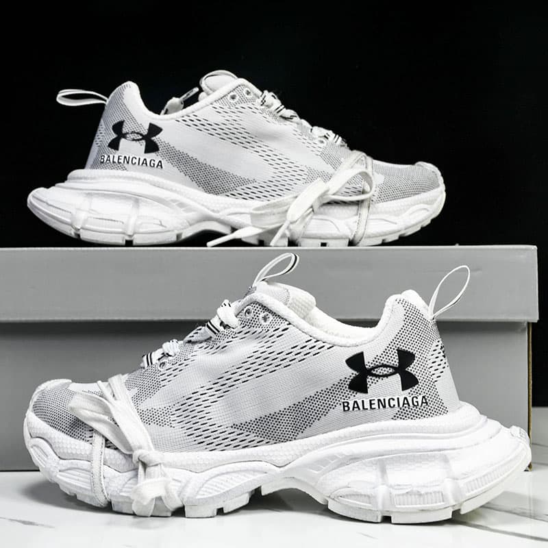 발렌시아가 언더아머 3XL 니트 스니커즈