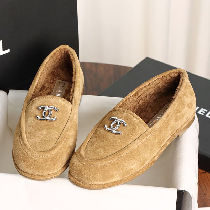 샤넬 시어링 스웨이드 모카신 로퍼