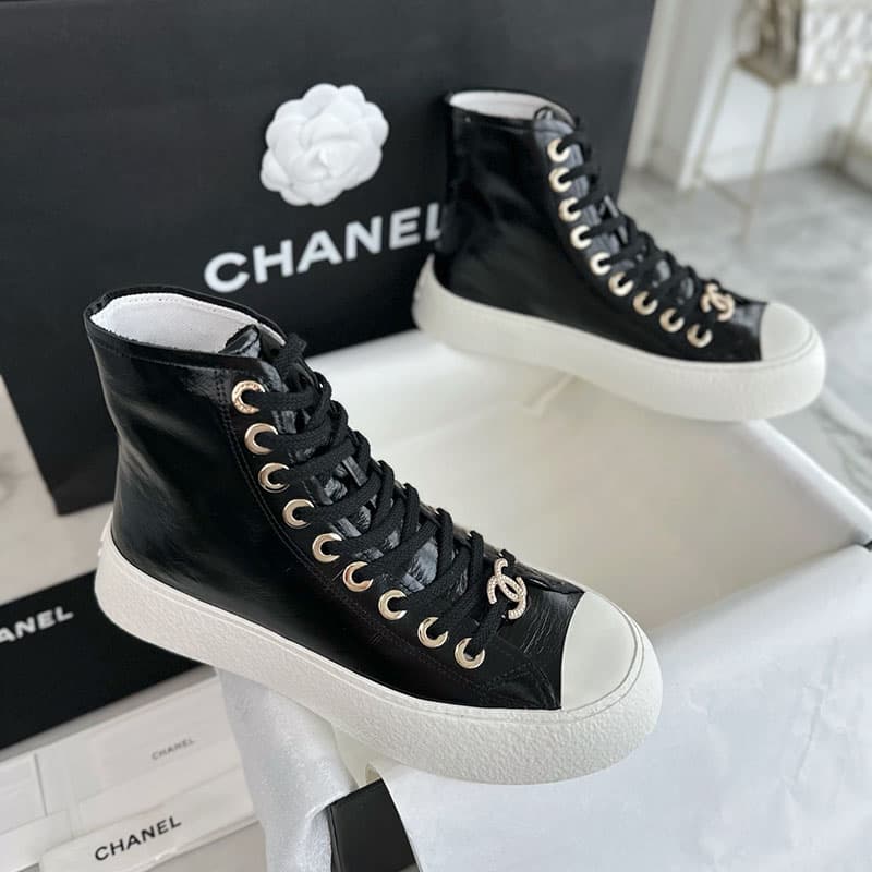 샤넬 카프스킨 유광 레더 하이탑 스니커즈