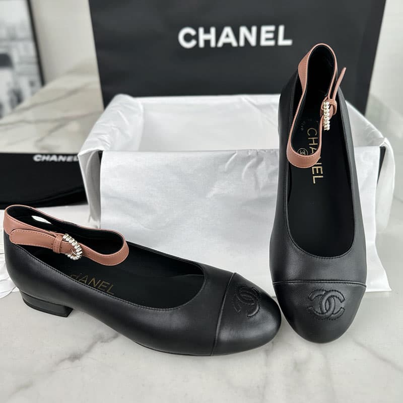 샤넬 23A 발레리나 플랫 슈즈