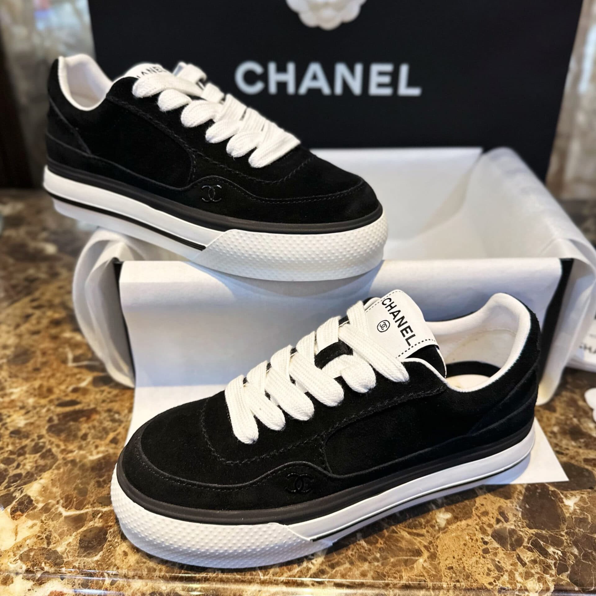 샤넬 23B CC로고 블랙 벨벳 스웨이드 스니커즈 “35SIZE – 41SIZE”