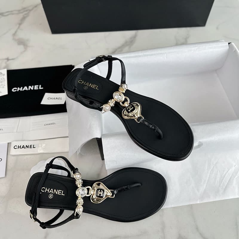 샤넬 23s 하트 진주 쪼리 샌들