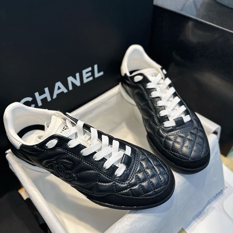 샤넬 24A CC로고 퀼팅 스니커즈