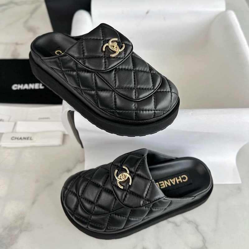 샤넬 24FW 퀼팅 턴락 클로그 뮬