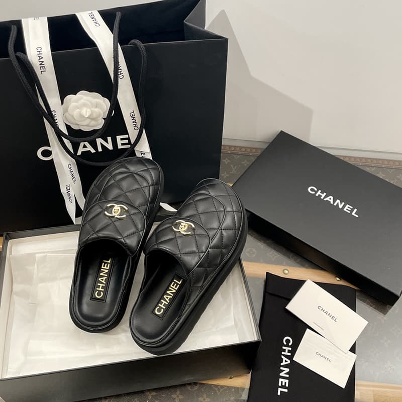 샤넬 24FW 퀼팅 턴락 클로그 뮬