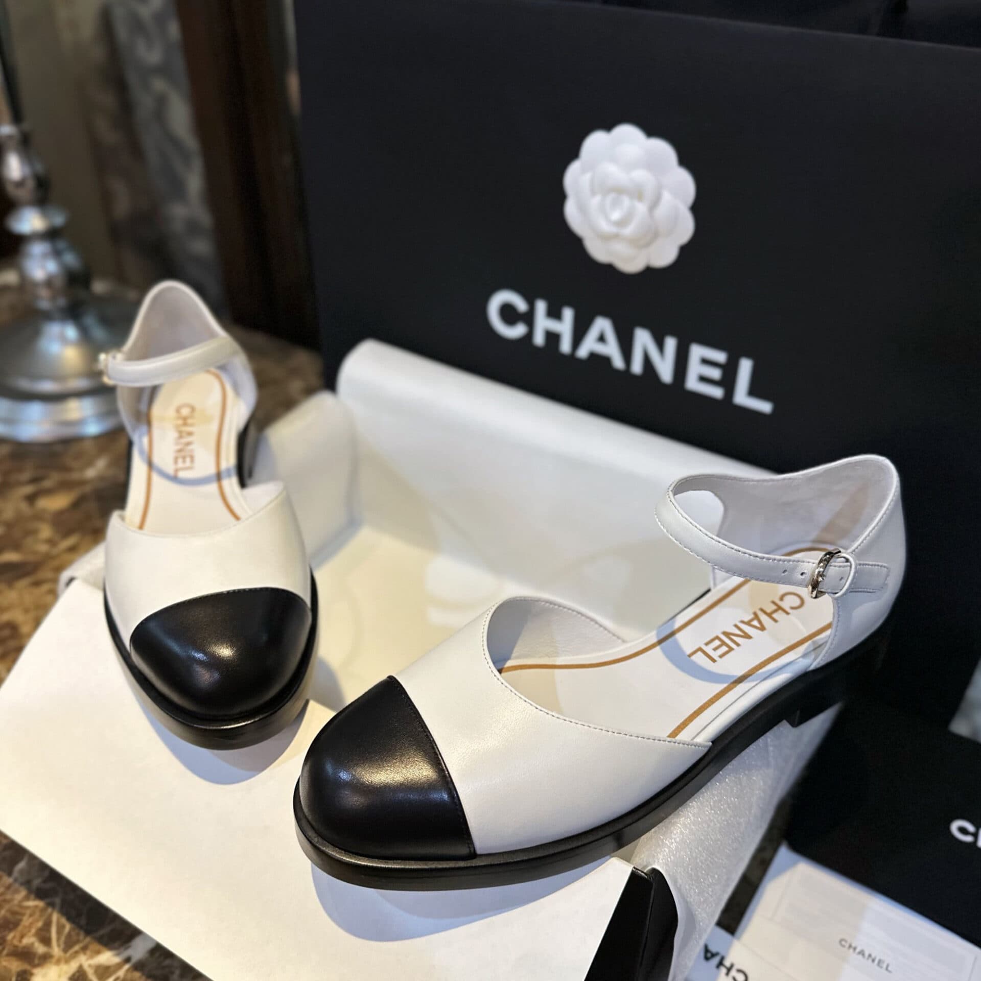 샤넬 24P 투톤 메리제인 스트랩 샌들 플랫슈즈 “35SIZE – 41SIZE”