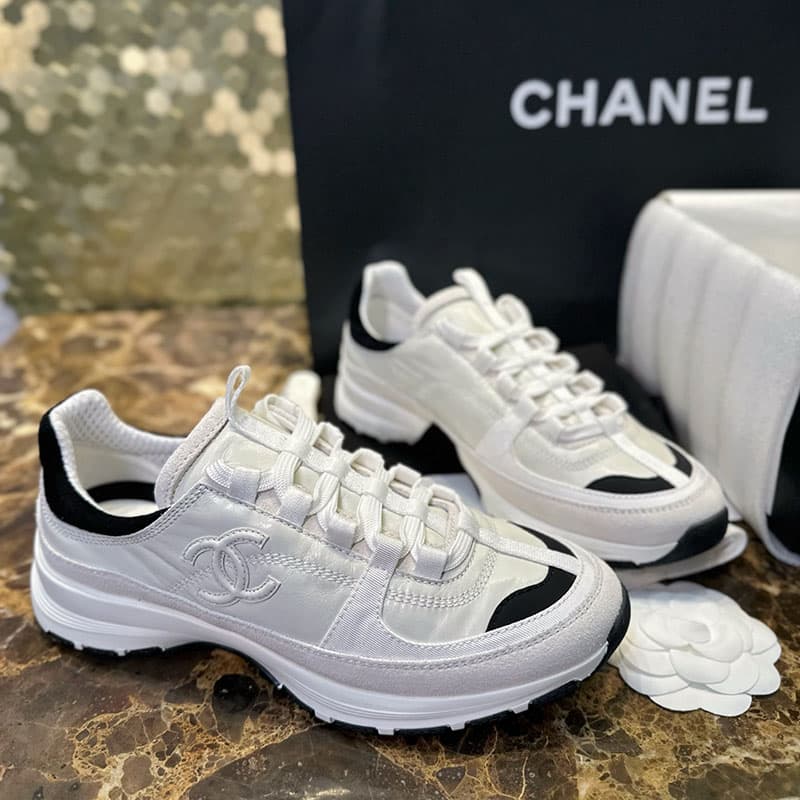 샤넬 25A CC로고 스니커즈 화이트