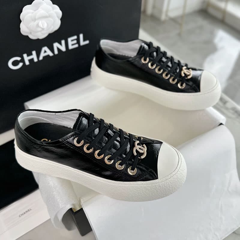 샤넬 CC로고 화이트 금장 팬던트 플랫폼 스니커즈