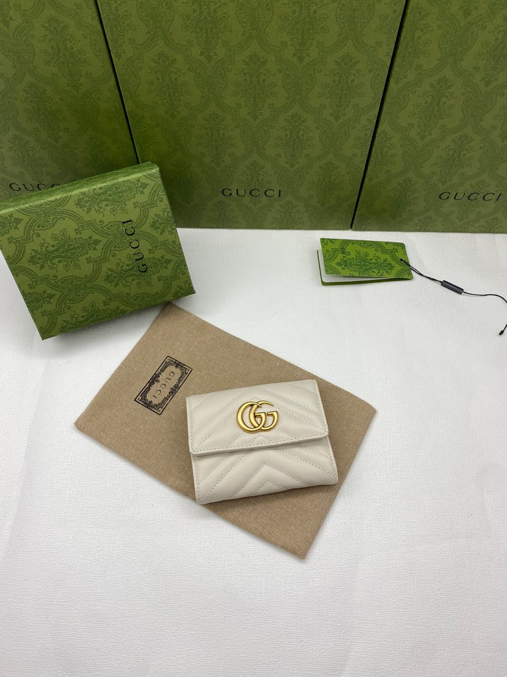 Gucci 474802
