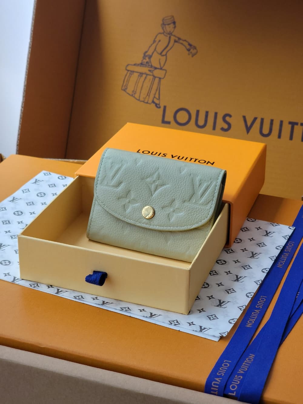 Louis Vuitton M14086