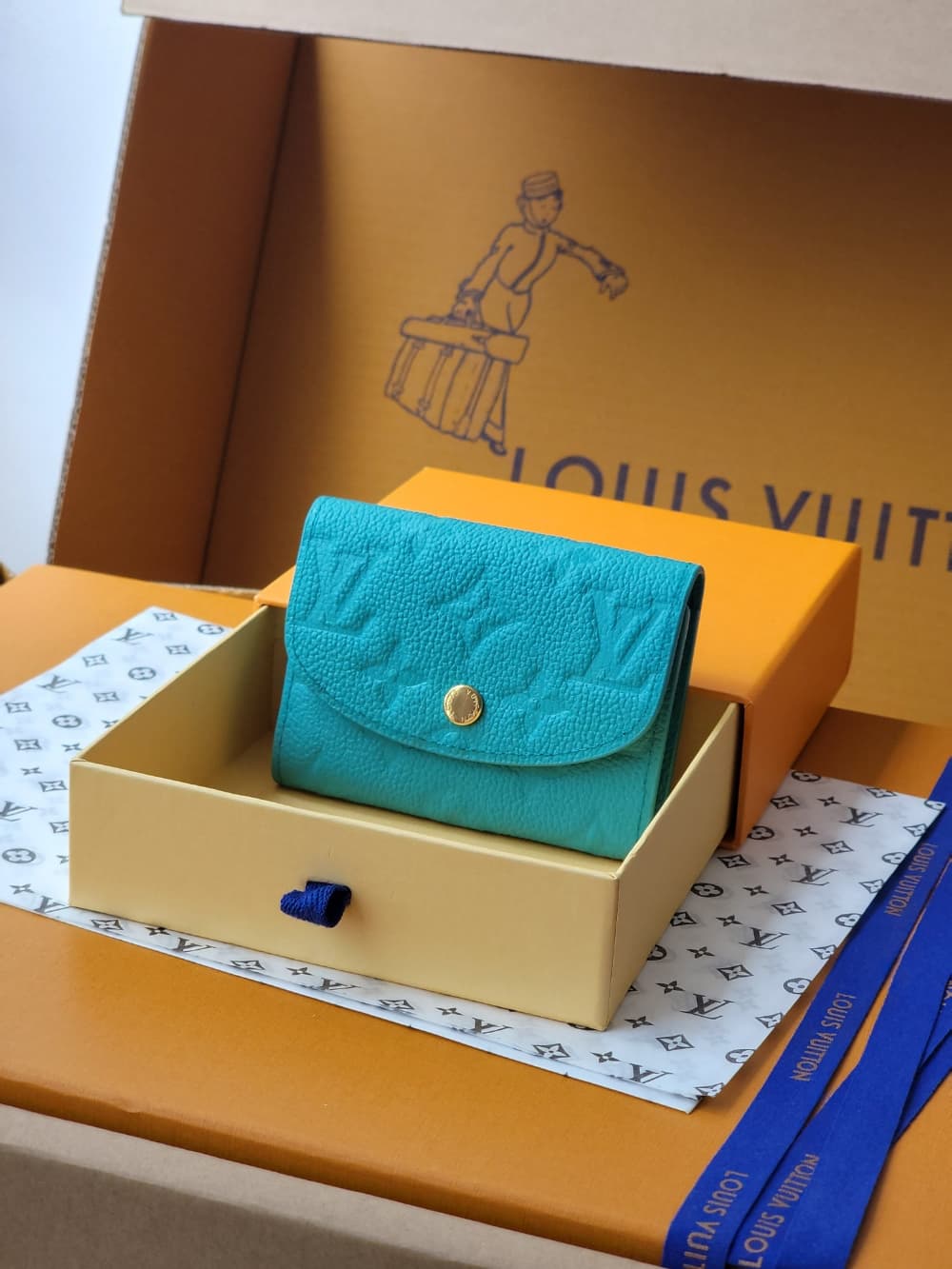 Louis Vuitton M14086