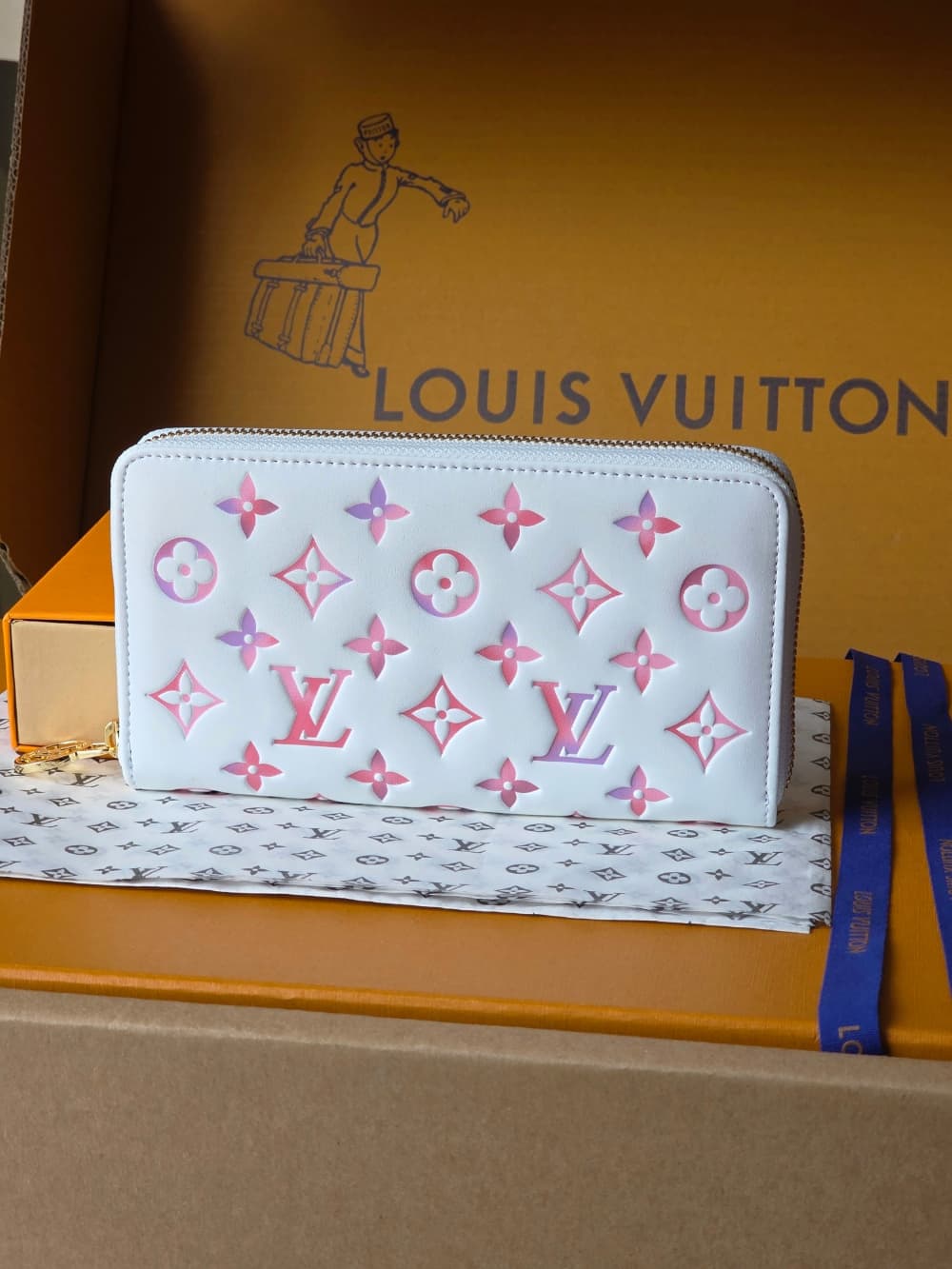Louis Vuitton M15091