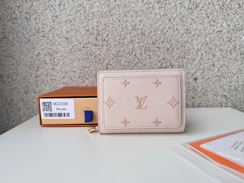 Louis Vuitton M22399