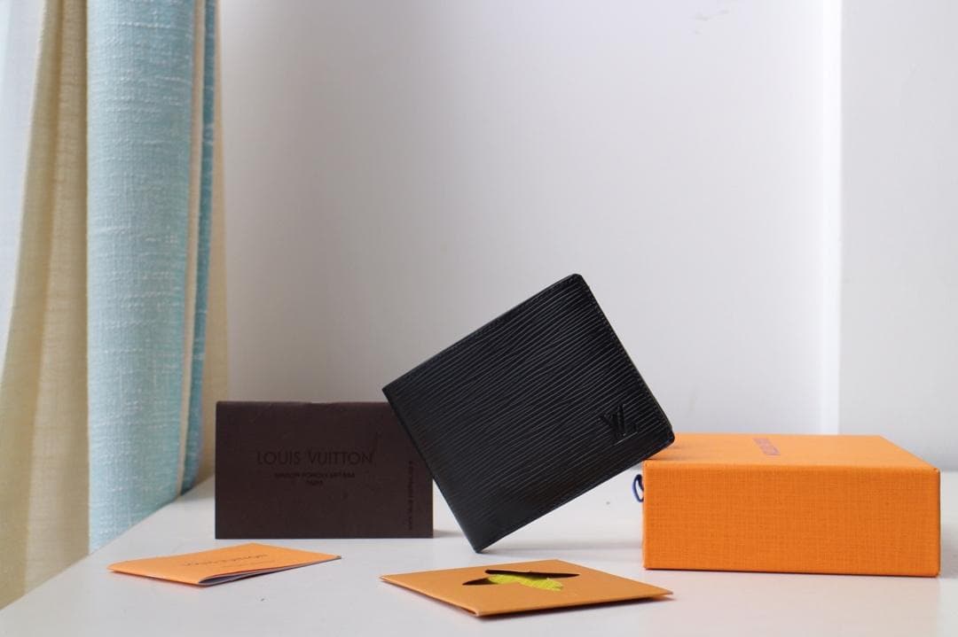 Louis Vuitton M60895