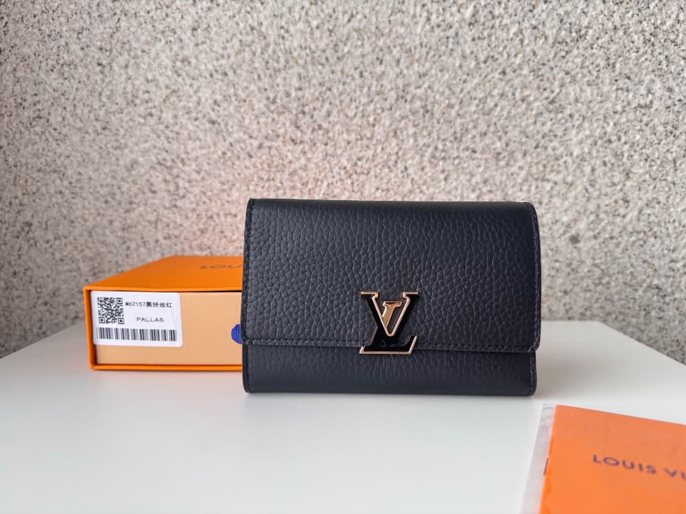 Louis Vuitton M62157