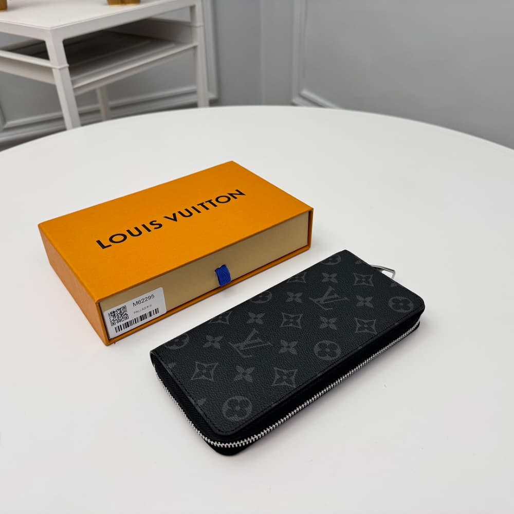 Louis Vuitton M62295