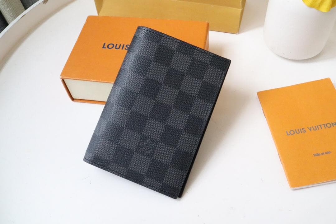 Louis Vuitton M64501