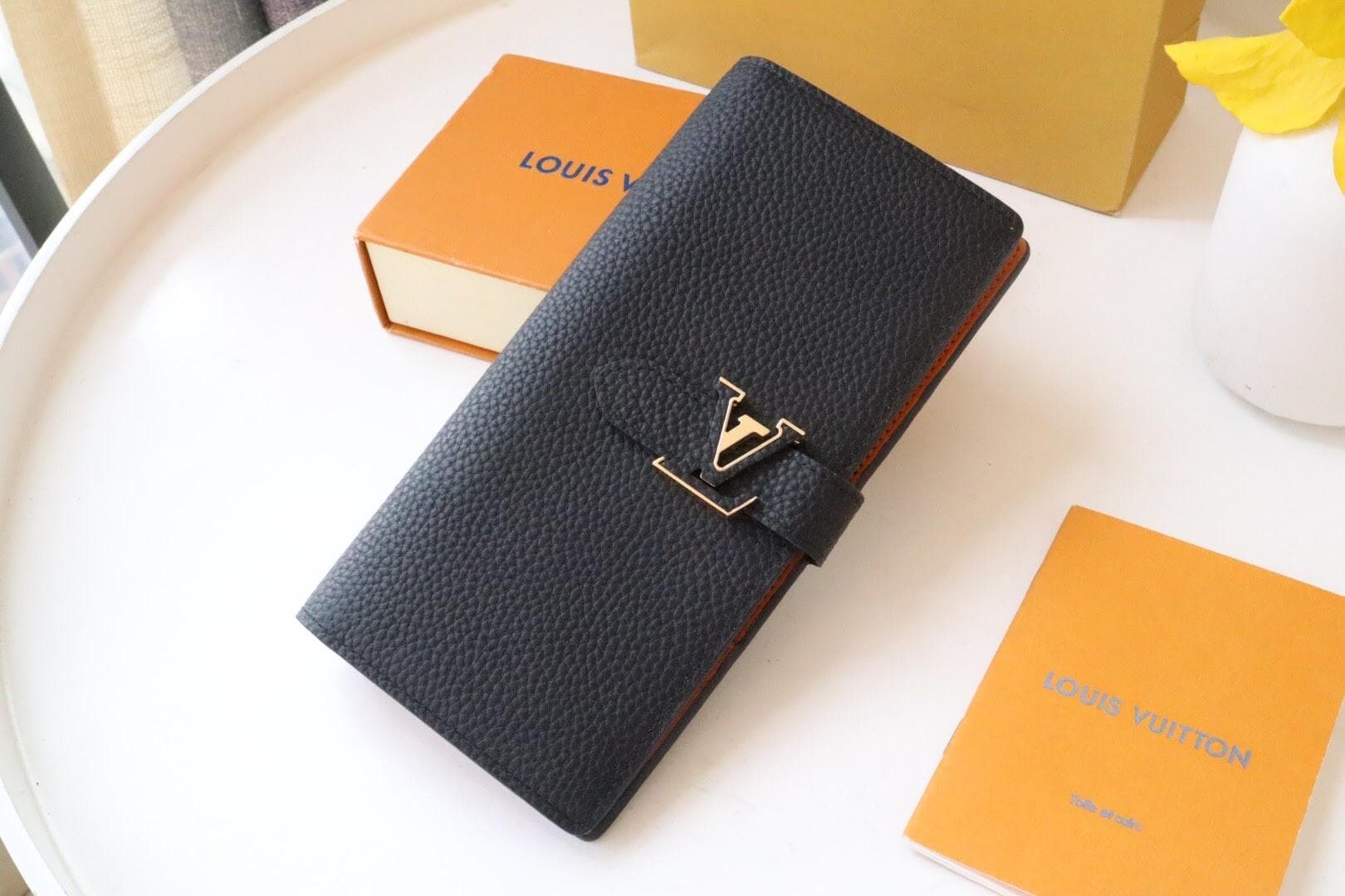 Louis Vuitton M81330