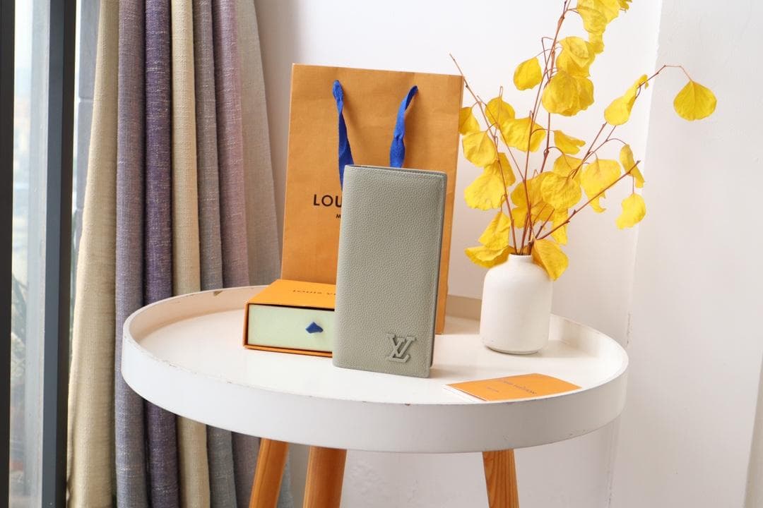 Louis Vuitton M81810