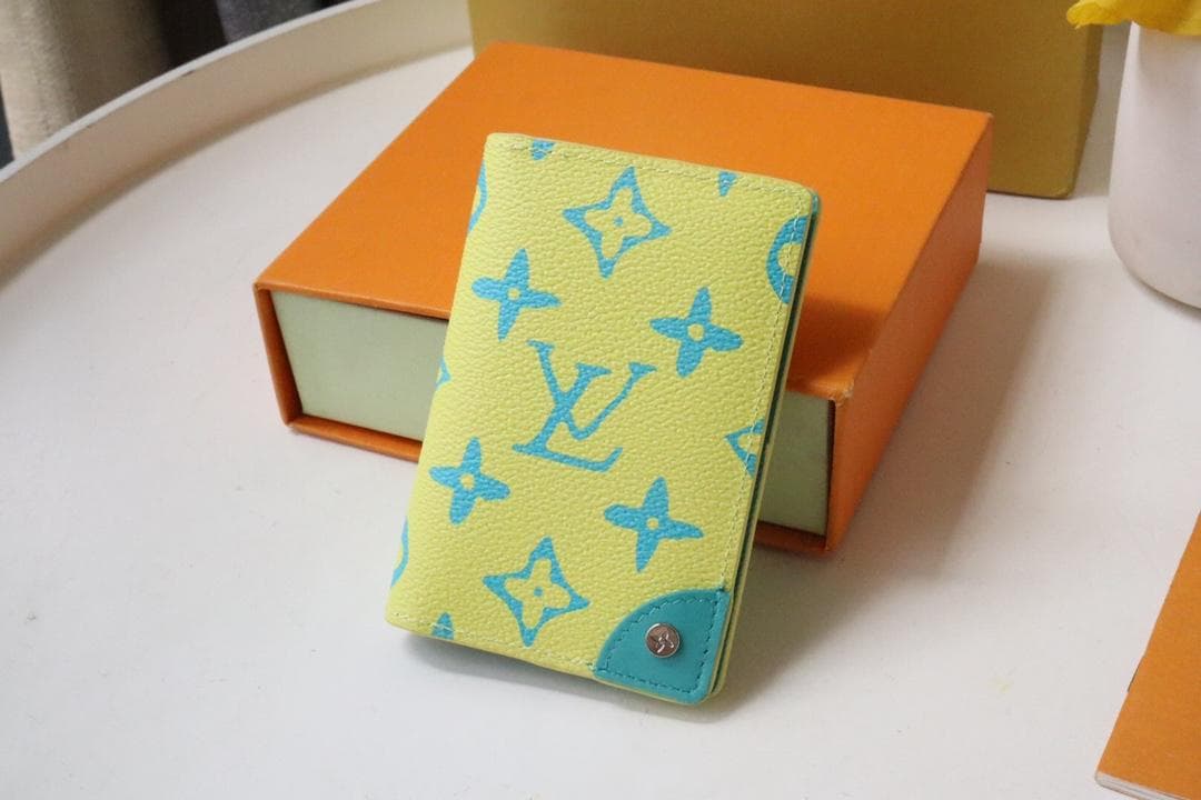 Louis Vuitton M82005