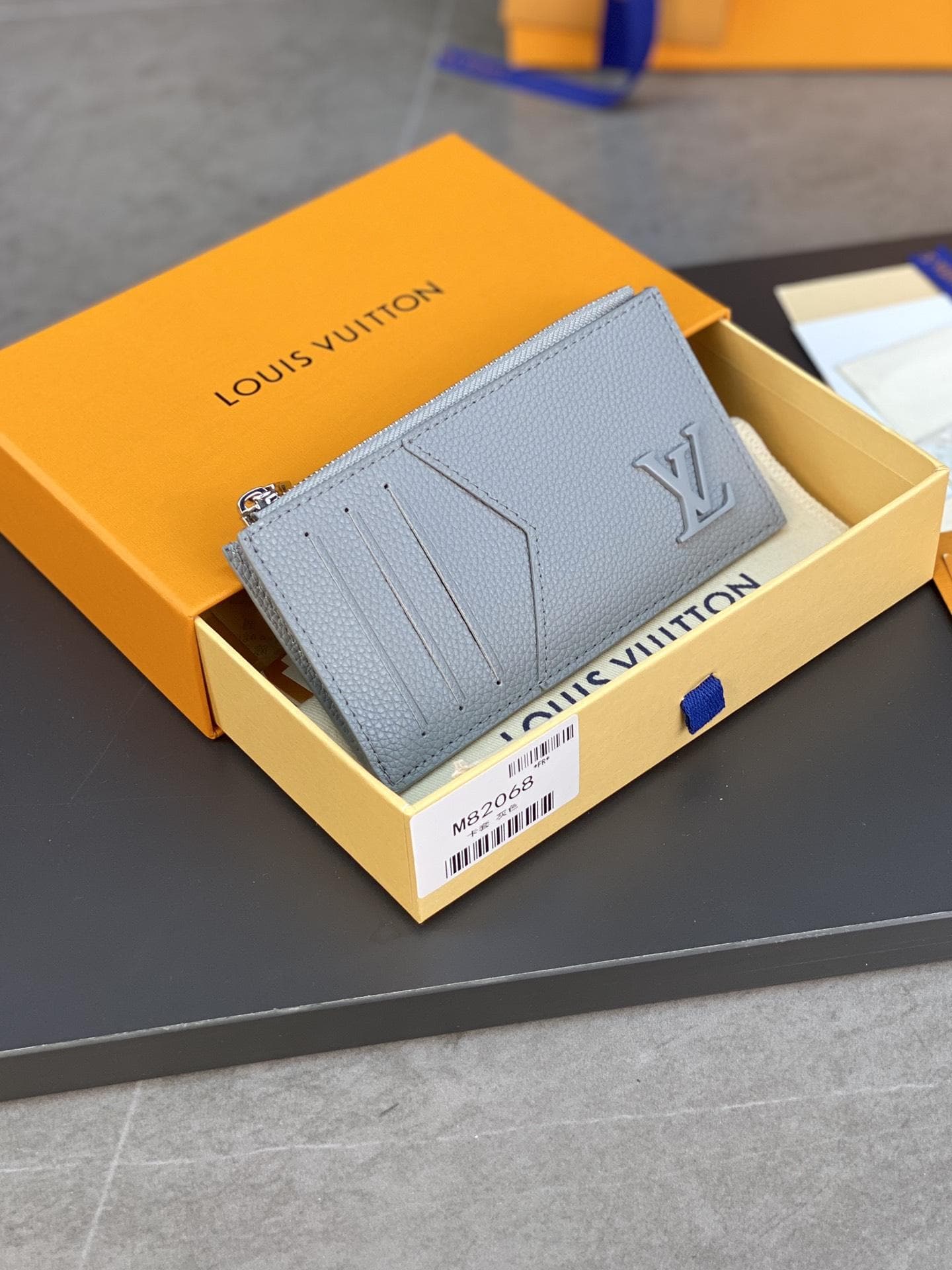 Louis Vuitton M82068