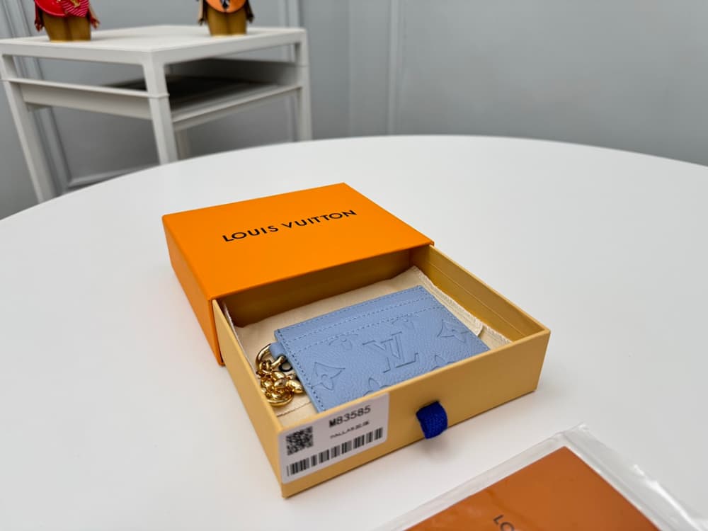 Louis Vuitton M83585