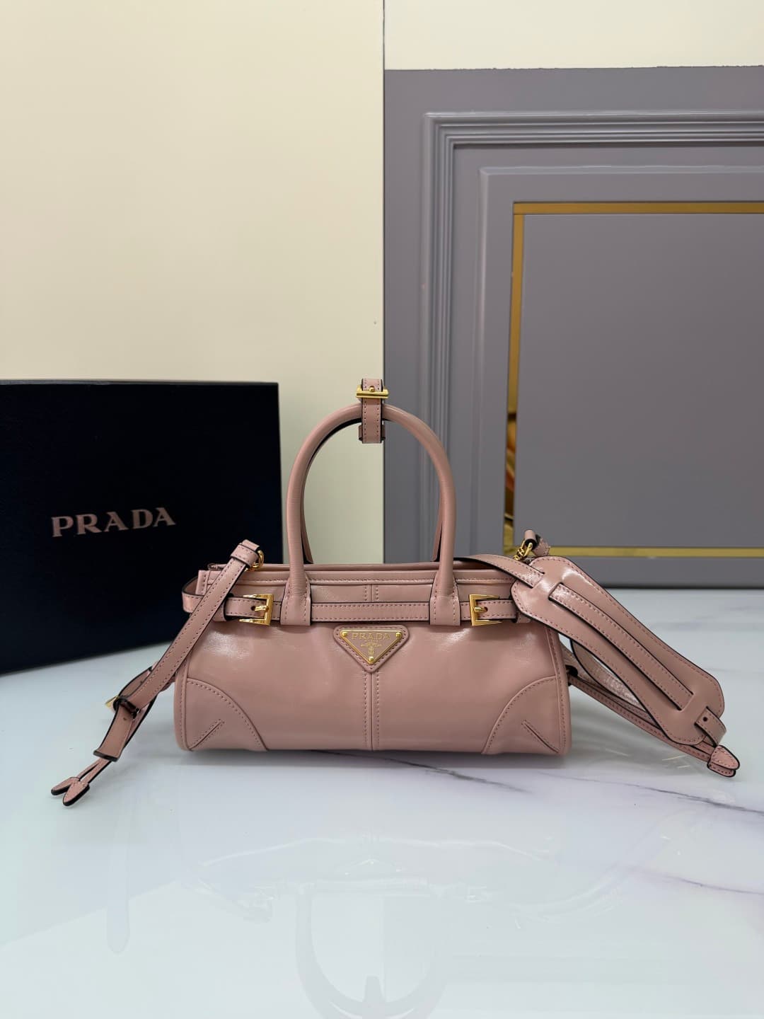 프라다 보니 미니 탑 핸들