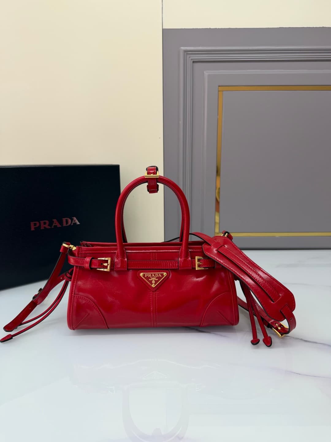 프라다 보니 미니 탑 핸들